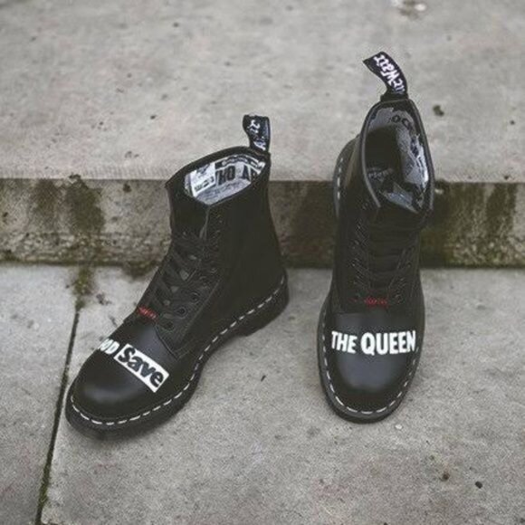 Dr. Martens Shoes - NIB SEX PISTOLS DR. MARTEN LIMITED EDITION 1460 UNISEX COMBAT BOOTS